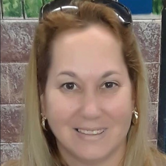 Profile Picture of Sol Perez (@slphr77) on Poshmark