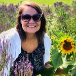 Profile Picture of Debra Schellinger (@bloominggardenia) on Instagram