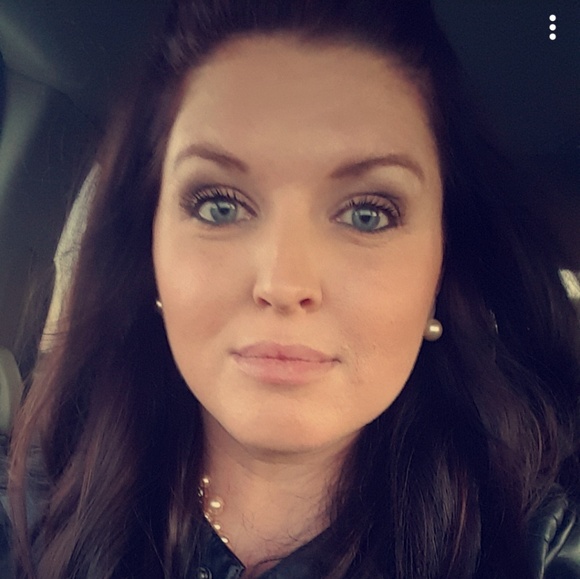 Profile Picture of Bobbie Erickson (@bobjo19) on Poshmark