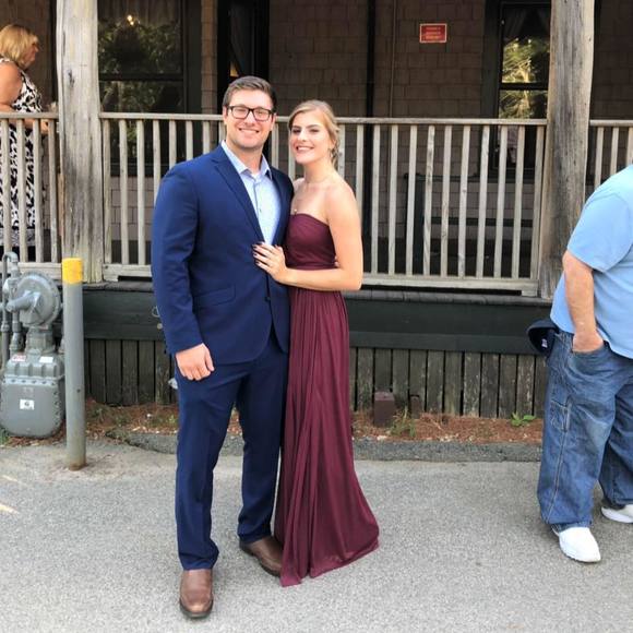 Profile Picture of Hannah Bowness (@hannahbowness) on Poshmark