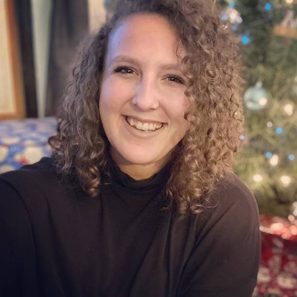 Profile Picture of Tiffani Allwardt (@tcallwar) on Poshmark