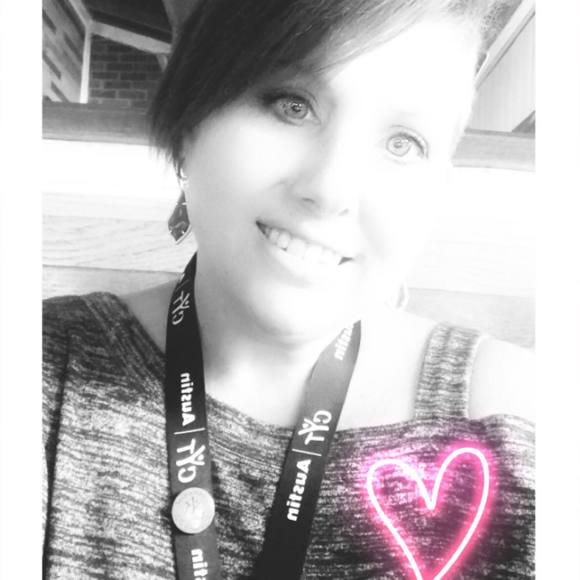Profile Picture of Christin Sherburne (@alysmom503) on Poshmark