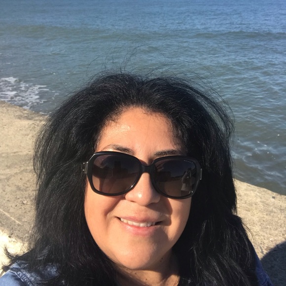 Profile Picture of Hhelvia Letona (@hletona) on Poshmark