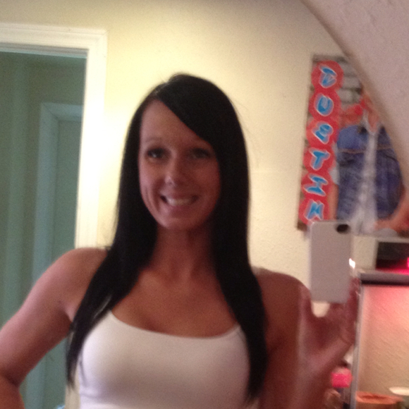 Profile Picture of Carly Chapman (@carlyshaw) on Poshmark