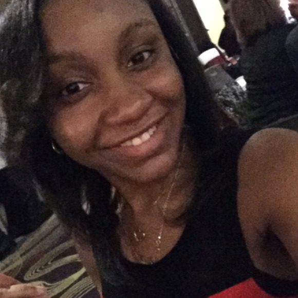 Profile Picture of Jade Osborne (@jadeo38) on Poshmark