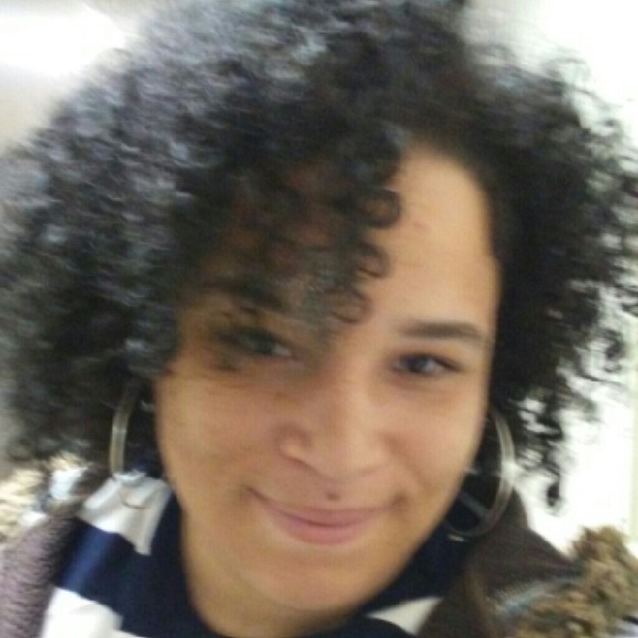 Profile Picture of Cher're Whitelaw (@misspiggyz) on Poshmark