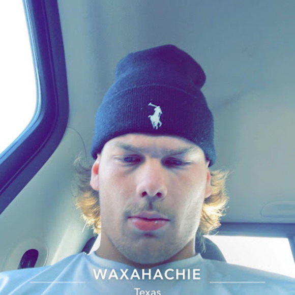 Profile Picture of Josh Lytle (@lytlejosh0891) on Poshmark