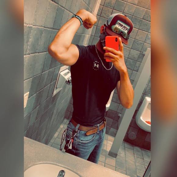 Profile Picture of Alejandro Navarrete (@alexispineda241) on Poshmark