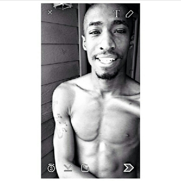 Profile Picture of Kenneth Warner (@yo_keasy) on Poshmark