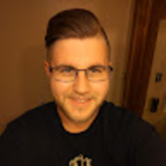Profile Picture of Chase Harrington (@charrington515) on Poshmark