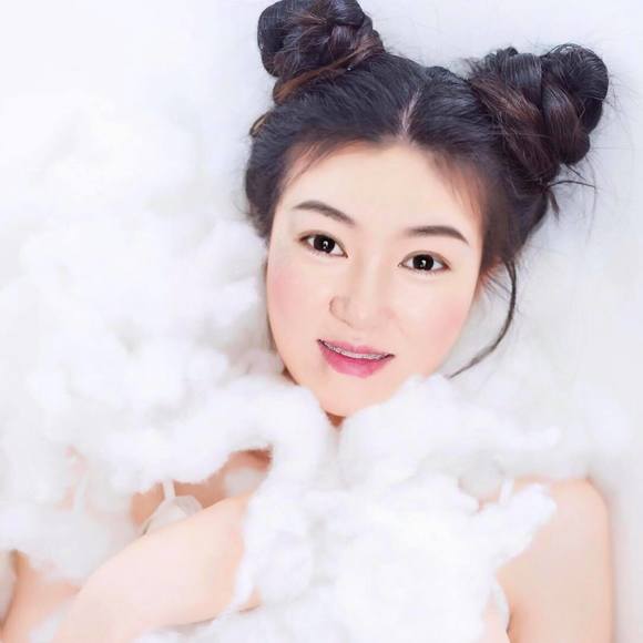 Profile Picture of Darcey Thao (@kaoye) on Poshmark