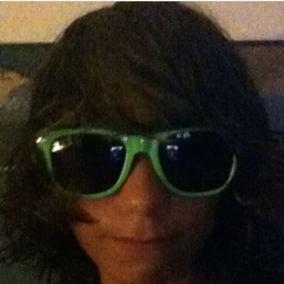 Profile Picture of Ryan Devlin (@rdevl32) on Poshmark