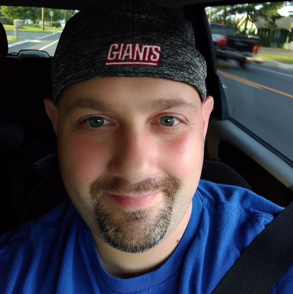 Profile Picture of Christopher Uzzolina (@chrisuzz) on Poshmark