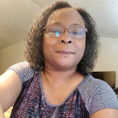 Profile Picture of Lorna Rivera (@workinghardtoda) on Twitter