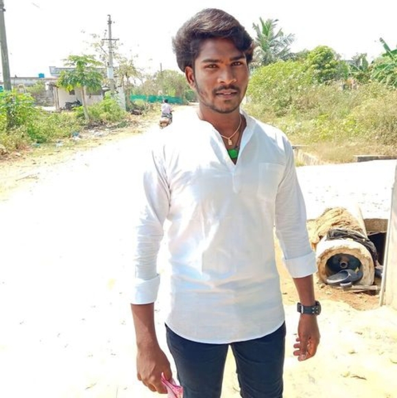 Profile Picture of Comred kailash Kailash (@kailash409) on Poshmark