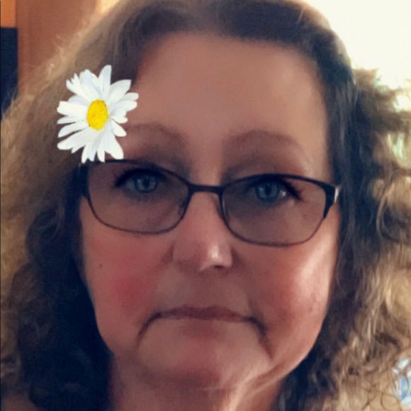 Profile Picture of Joyce Moyer (@lowellfrank2019) on Poshmark