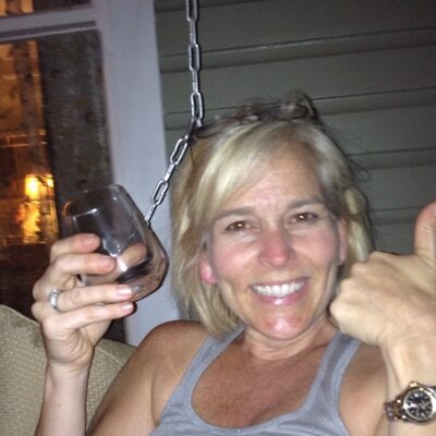 Profile Picture of Paula Thomson (@paulathomson67) on Twitter