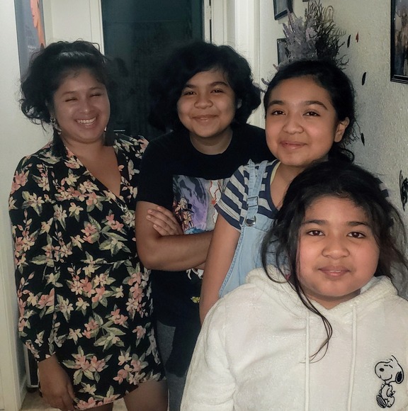 Profile Picture of Edith Olea (@edithcarl) on Poshmark