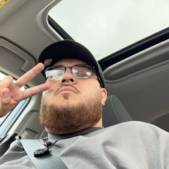 Profile Picture of Mark Velasquez (@mvelasquez1498) on Poshmark