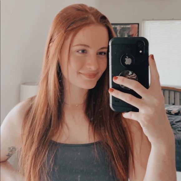 Profile Picture of Melanie Lofgren (@melanielofgren1) on Poshmark