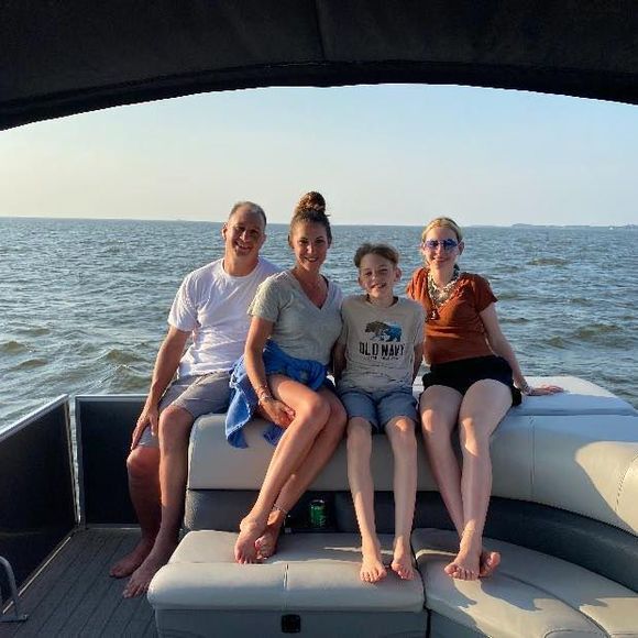 Profile Picture of Nicole Wislocki (@nava0406) on Poshmark