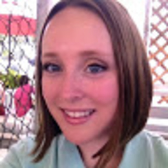 Profile Picture of Lauren Padick (@laurenpatp) on Poshmark