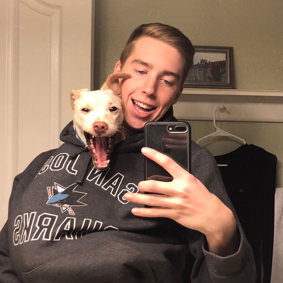 Profile Picture of Noah Janzing (@njanzing) on Poshmark