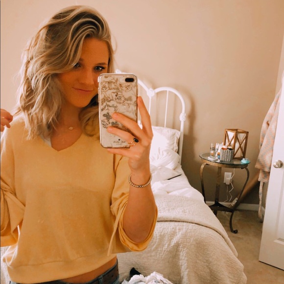 Erin Haltom - Poshmark Profile Picture of Erin Haltom (@ehaltom8) on Poshmark