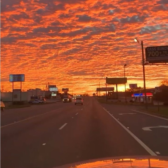 Profile Picture of Rozalyn Conyers (@rozalynconyers) on Poshmark