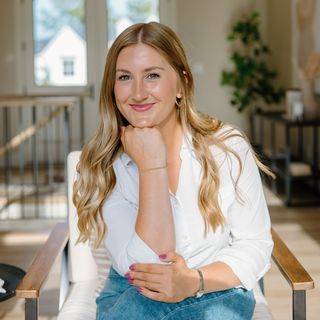 Profile Picture of Sydnee Wrage - REALTOR ® (@sydneewragere) on Instagram