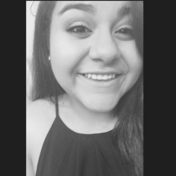 Profile Picture of Becky Semidey (@becky_semidey) on Poshmark
