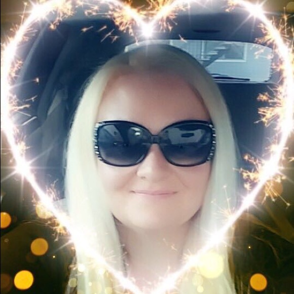 Profile Picture of Crystal Ames (@cmames0981) on Poshmark