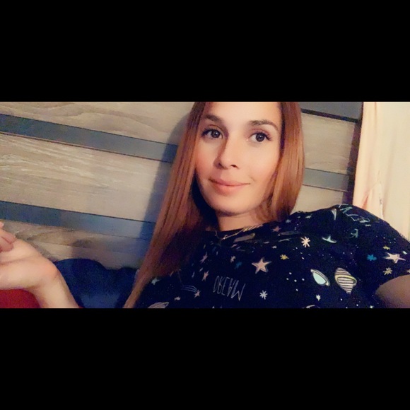 Profile Picture of Ruth Alvarez (@rmarian5) on Poshmark