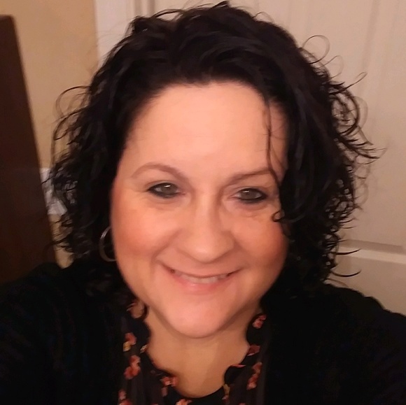 Profile Picture of Kala Monfee (@kalamonfee) on Poshmark