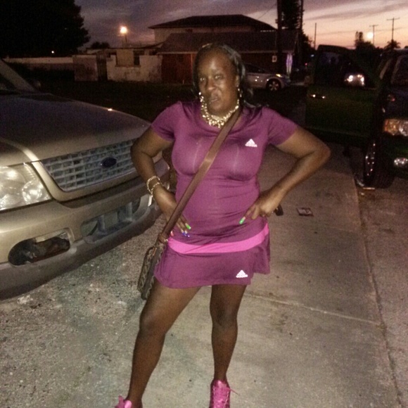 Profile Picture of Cierre Relf (@cierre) on Poshmark