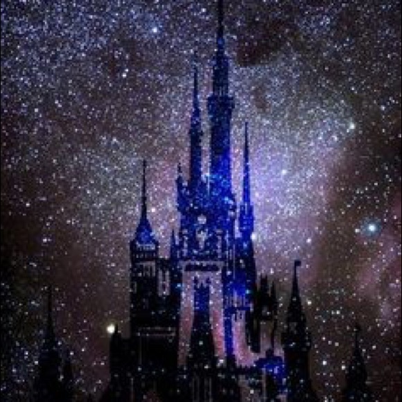 Profile Picture of Anitra Thomas (@anitrat) on Poshmark