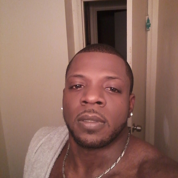 Profile Picture of Jondel Lock (@skylock7416) on Poshmark