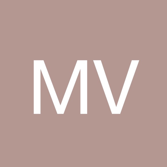 Profile Picture of Miranda Vanepps (@m_pichura20) on Poshmark