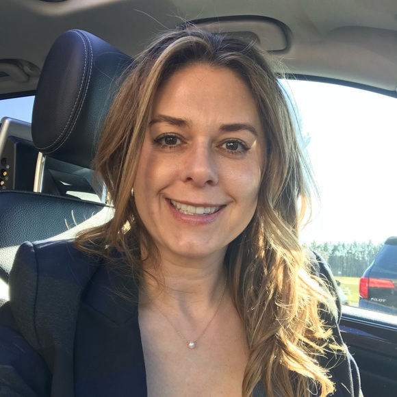 Profile Picture of Katherine Calvitti (@katslemonade) on Poshmark