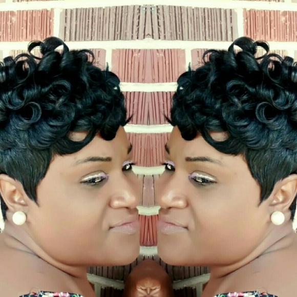 Profile Picture of Lora Chandler (@lchandler6927) on Poshmark