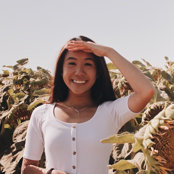 Profile Picture of Tiffany Chew (@tartney) on Poshmark