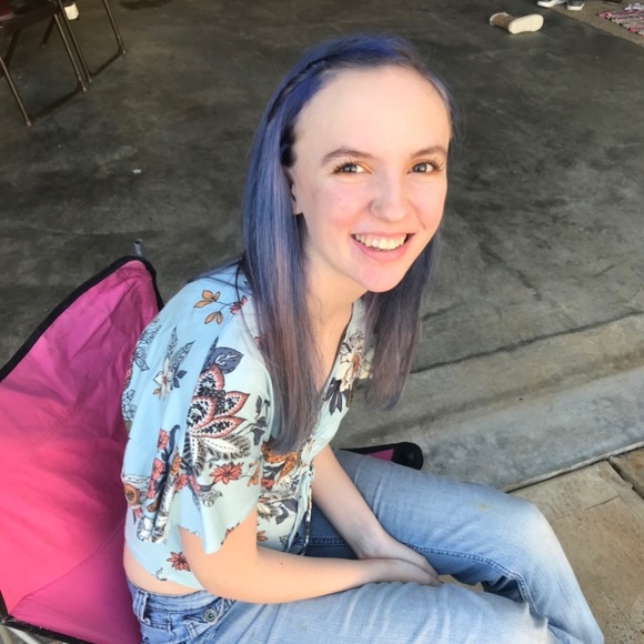 Profile Picture of Trinity Edwards (@trinitymedwards) on Poshmark