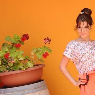 Profile Picture of Corinne (@corinnee13) on Twitter