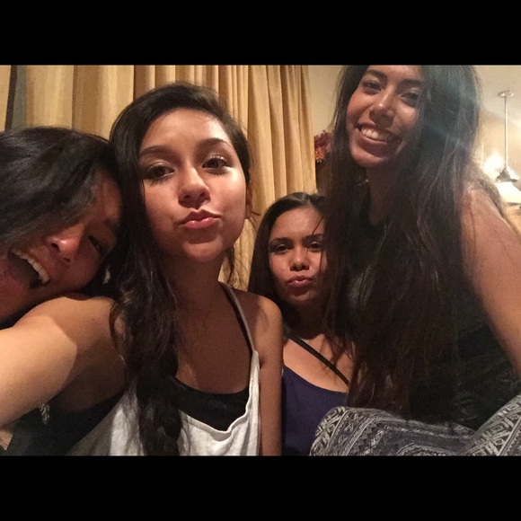 Profile Picture of Aisha Gonzalez (@aishagonzalez) on Poshmark