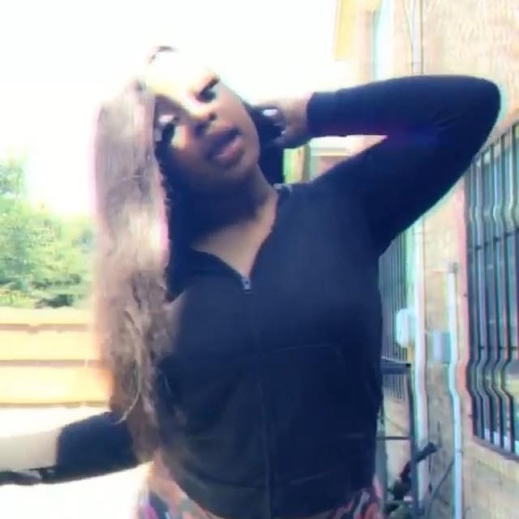 Profile Picture of Dawnaria Thompson (@dawnaria) on Poshmark