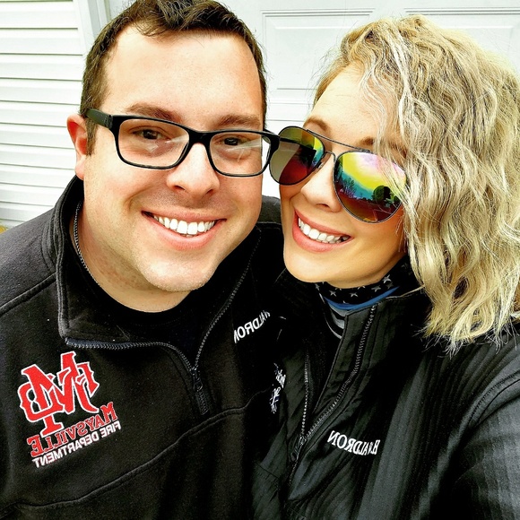 Profile Picture of Heather Waldron (@heathermartini) on Poshmark