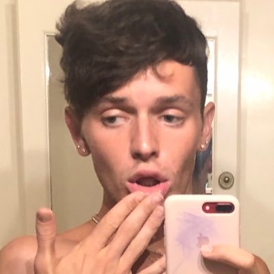 Profile Picture of Thomas Keller’s Crack Cook Book (@rehabbinch) on Twitter