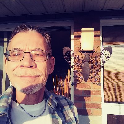 Profile Picture of Robert Larochelle (@robertl26690341) on Twitter