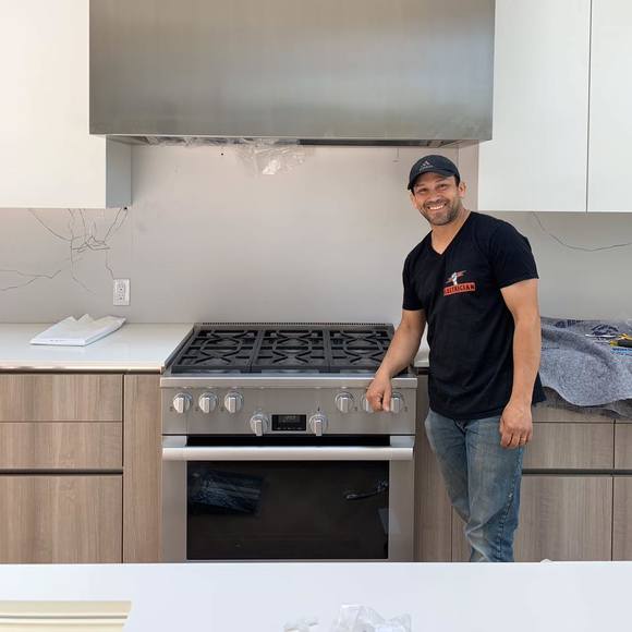 William Ovares - Poshmark Profile Picture of William Ovares (@w_ovares) on Poshmark