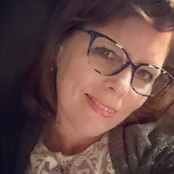 Profile Picture of Stephanie Moon (@javamomsteph) on Poshmark